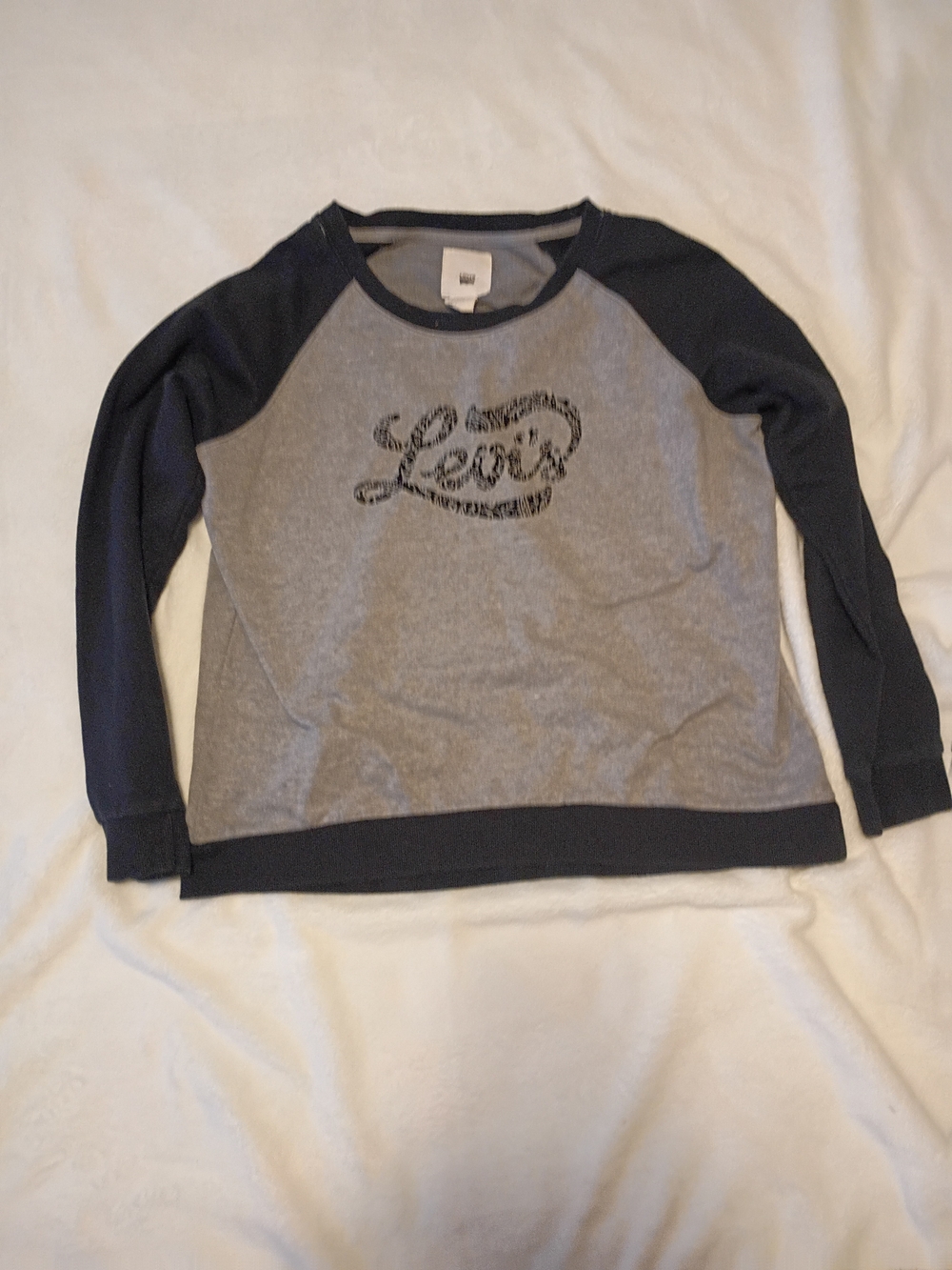 Levi's Gray & Black Long-Sleeve Raglan Pullover